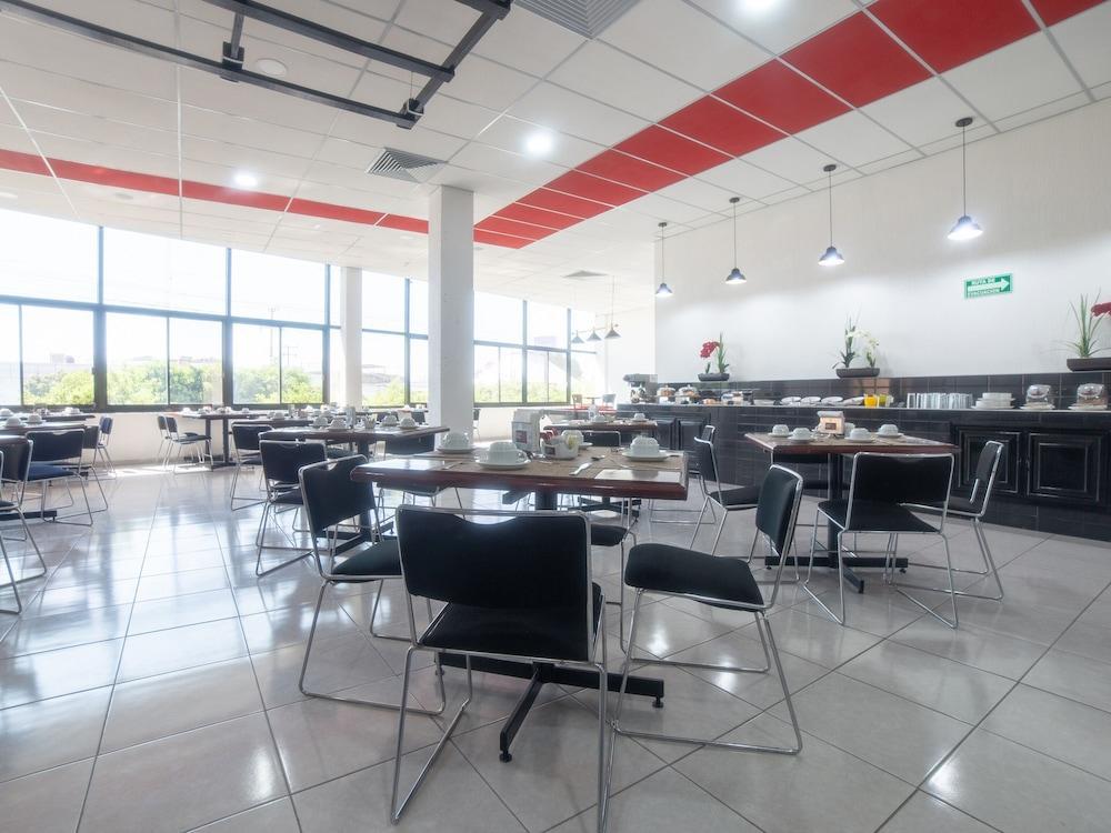 סלאיה Capital O Hotel Casa Real Celaya מראה חיצוני תמונה