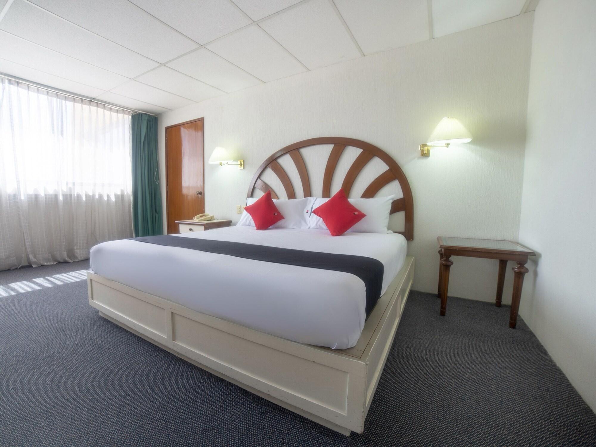 סלאיה Capital O Hotel Casa Real Celaya מראה חיצוני תמונה