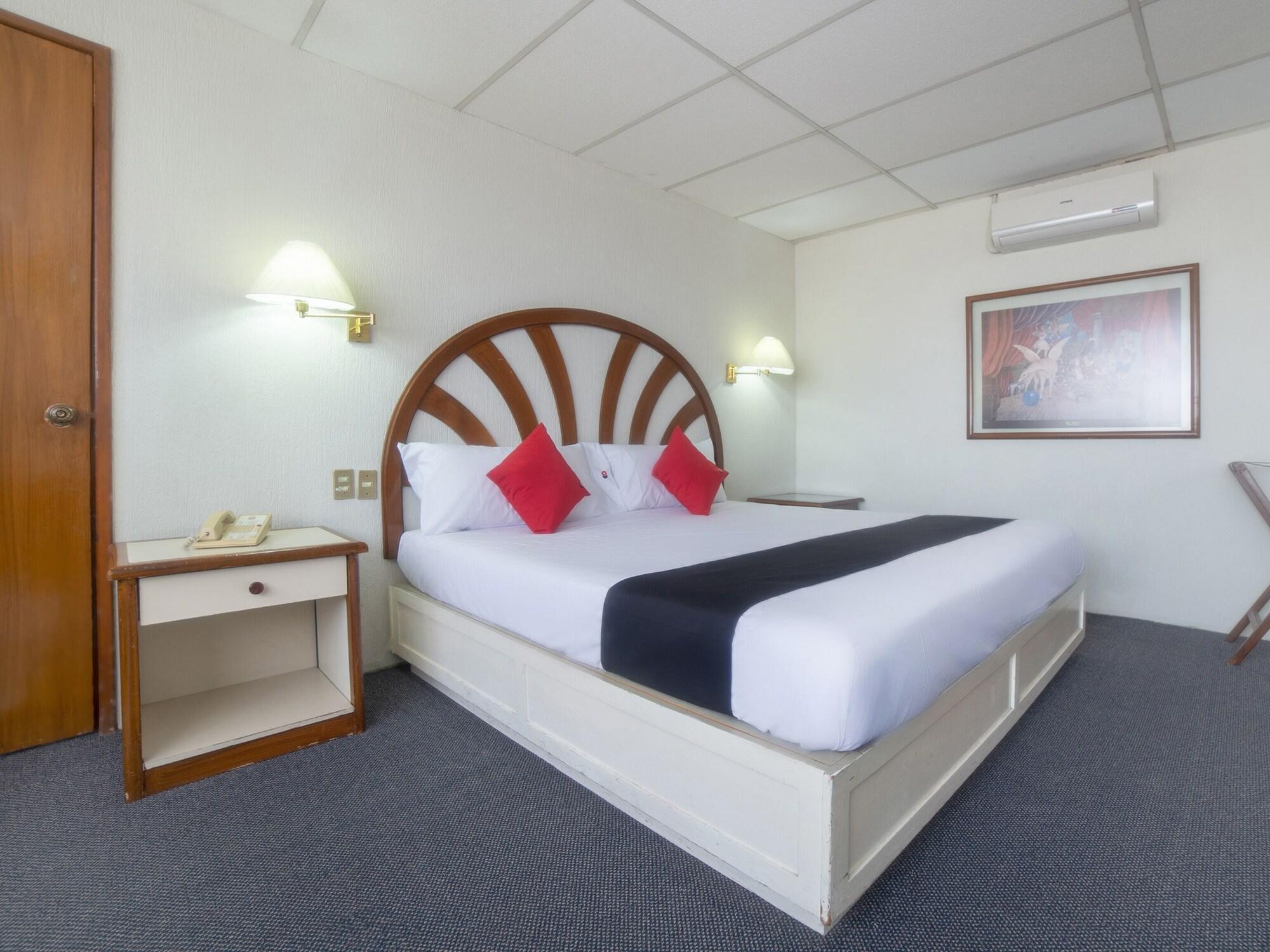 סלאיה Capital O Hotel Casa Real Celaya מראה חיצוני תמונה