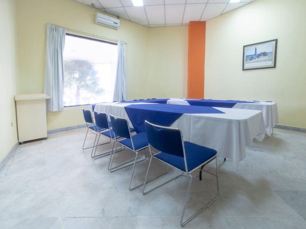 סלאיה Capital O Hotel Casa Real Celaya מראה חיצוני תמונה