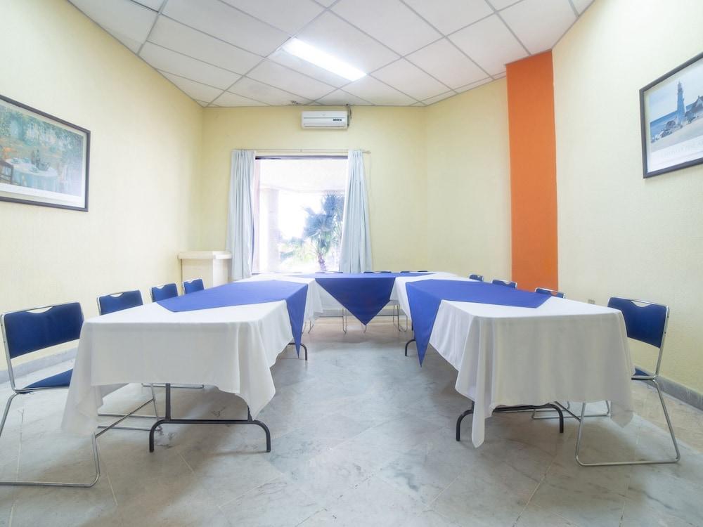 סלאיה Capital O Hotel Casa Real Celaya מראה חיצוני תמונה