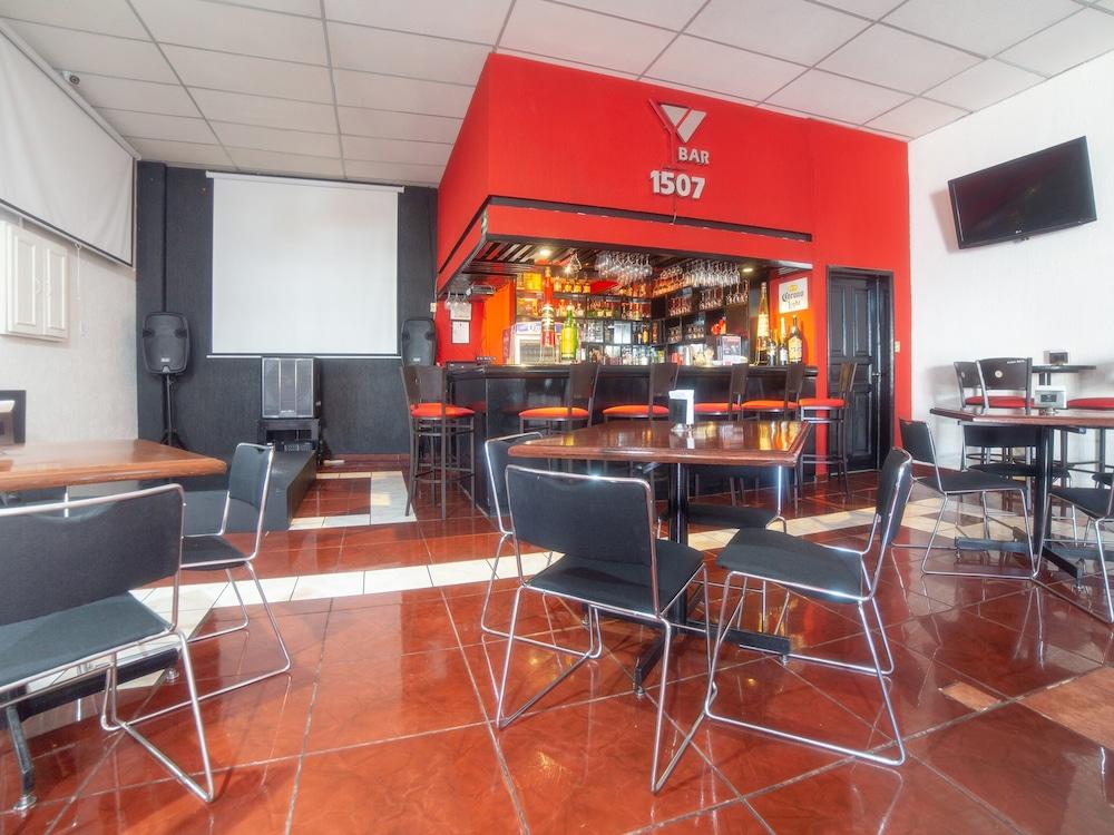 סלאיה Capital O Hotel Casa Real Celaya מראה חיצוני תמונה